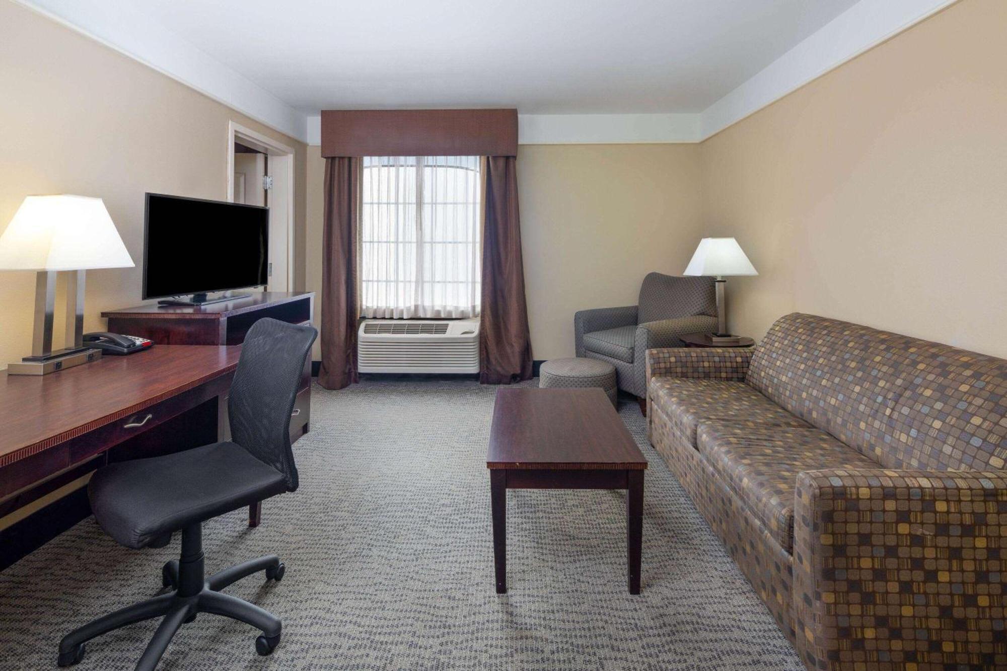 La Quinta By Wyndham Savannah Airport - פולר מראה חיצוני תמונה